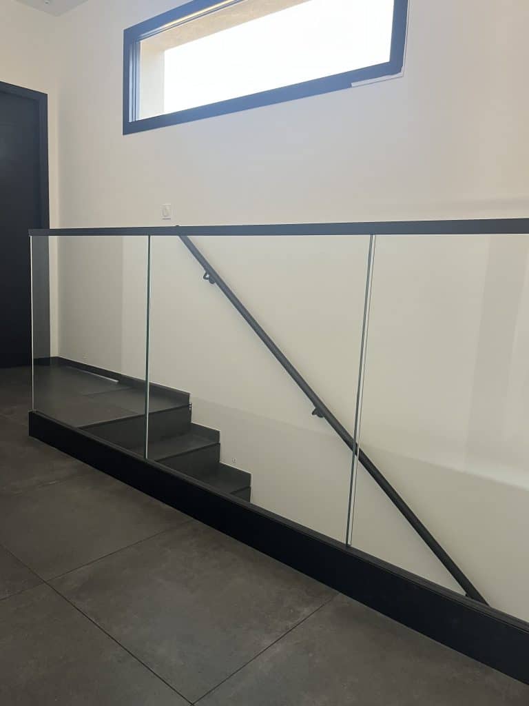 Glassrailing No Pole