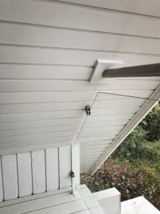 Schuingesneden glas voor montage van glazen balustrade aan muur Schuingesneden glas voor montage van glazen balustrade aan muur